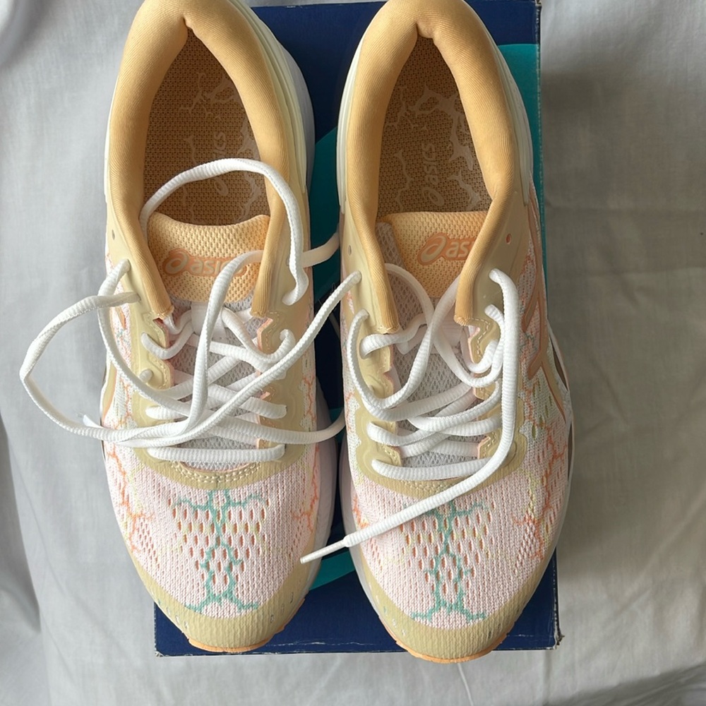 ASICS Gel Kayano 24 Lite-Show